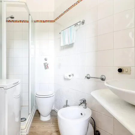 Rainbow House Via Dei Carafa Milan Apartment Exterior photo