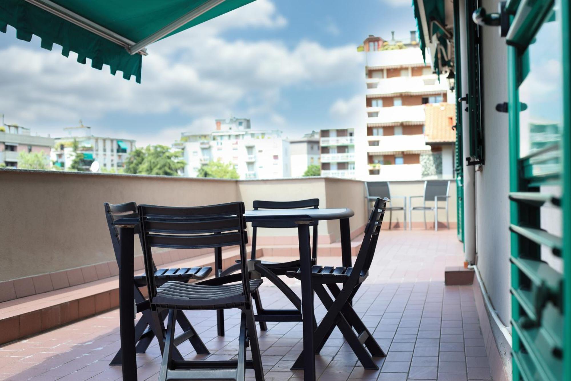 Rainbow House Via Dei Carafa Apartment Milan